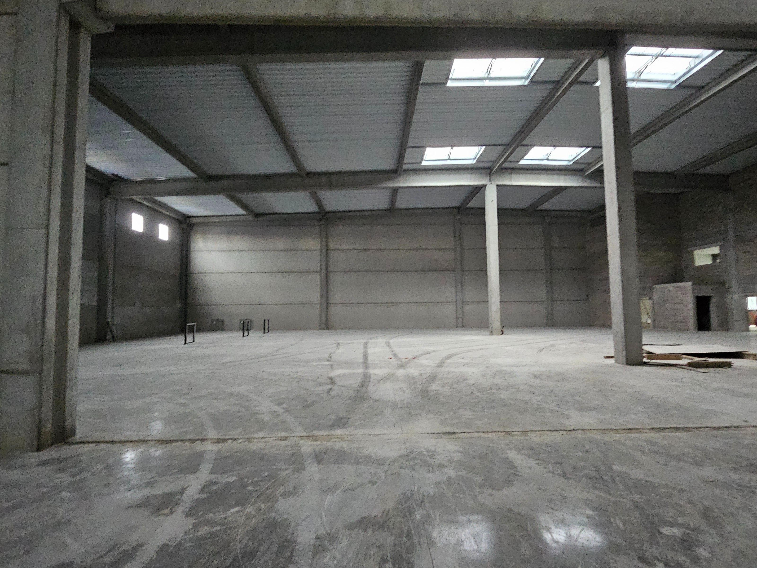 Local d'activité à louer - 1300.0 m2 - 77 - Seine-et-Marne