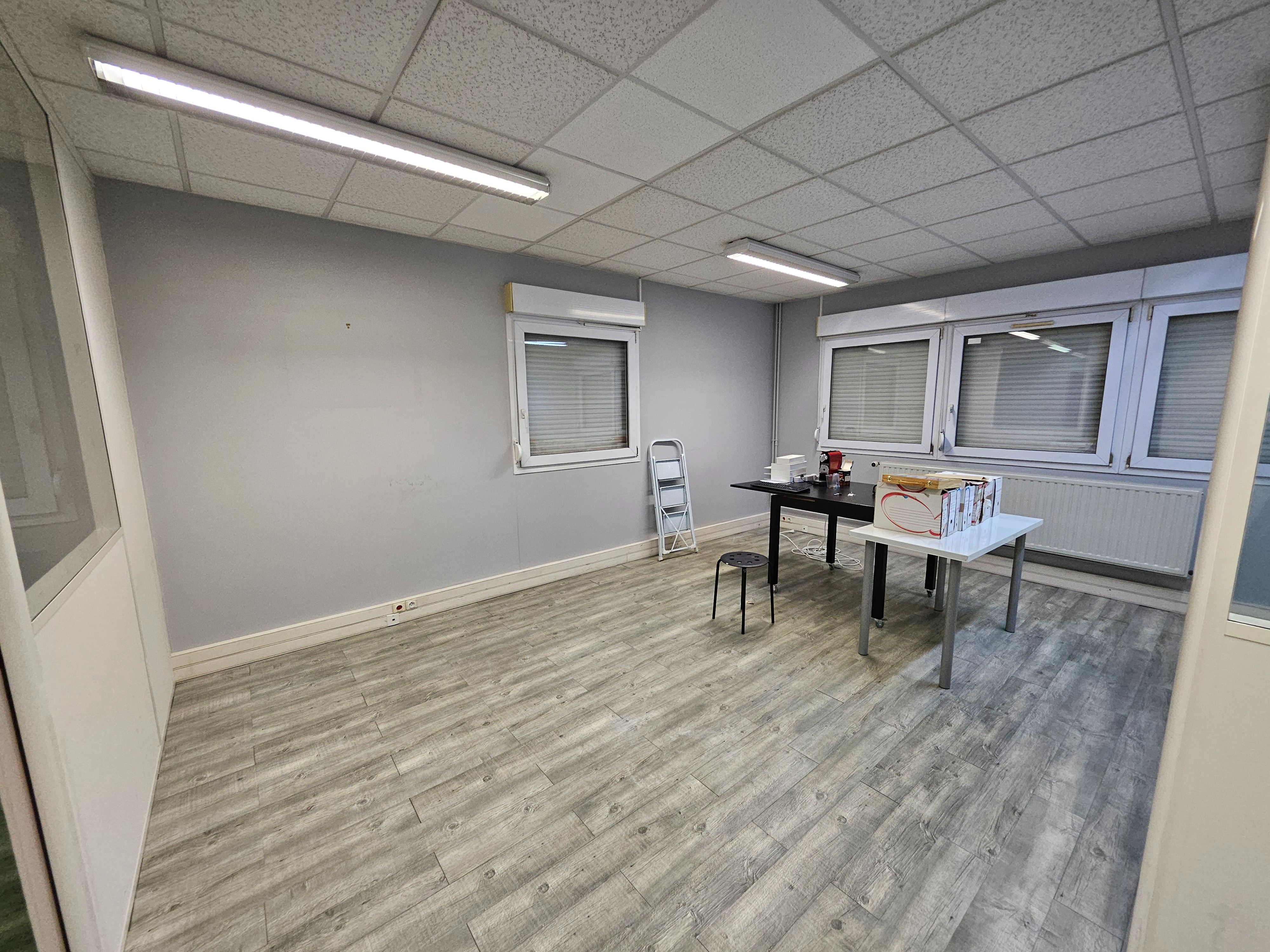 Bureaux à vendre - 92.0 m2 - 77 - Seine-et-Marne